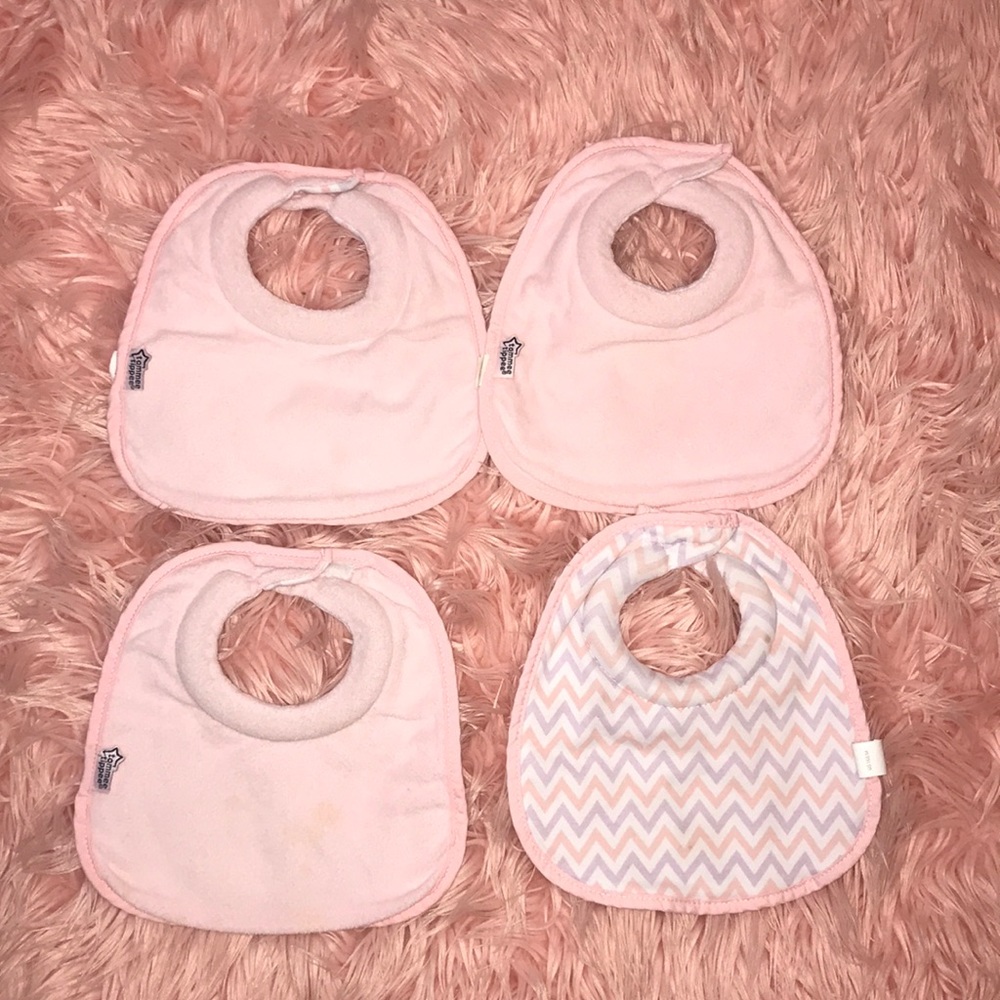 4 Piece Tommee Tippee Reversible Bibs